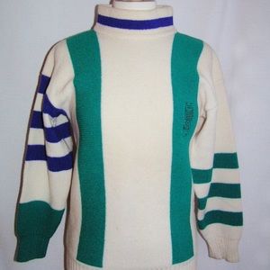 Adorable vintage 100% wool turtleneck ski sweater!